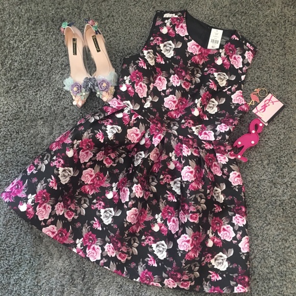 NWT Floral dress - Picture 1 of 4